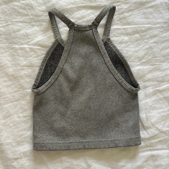 Free people happiness runs tank - Picture 2 of 3